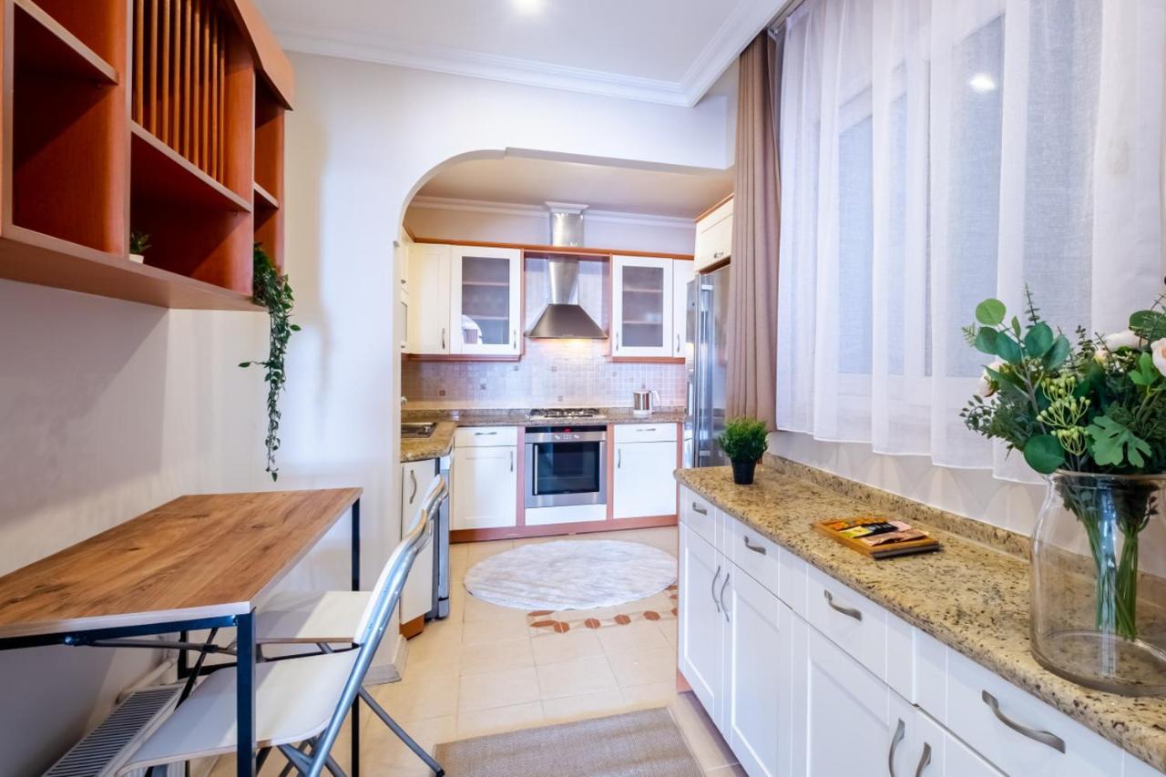 Chic Flat With Balcony Near Moda Shore Provincia di Provincia di Istanbul Esterno foto