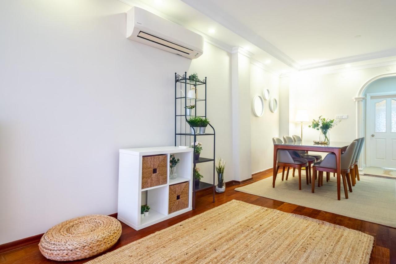 Chic Flat With Balcony Near Moda Shore Provincia di Provincia di Istanbul Esterno foto